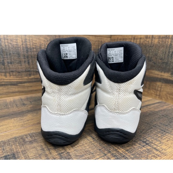 ASICS Mens Wrestling Shoes Black White High Top Size 9 Lightweight Grip - Picture 2 of 10
